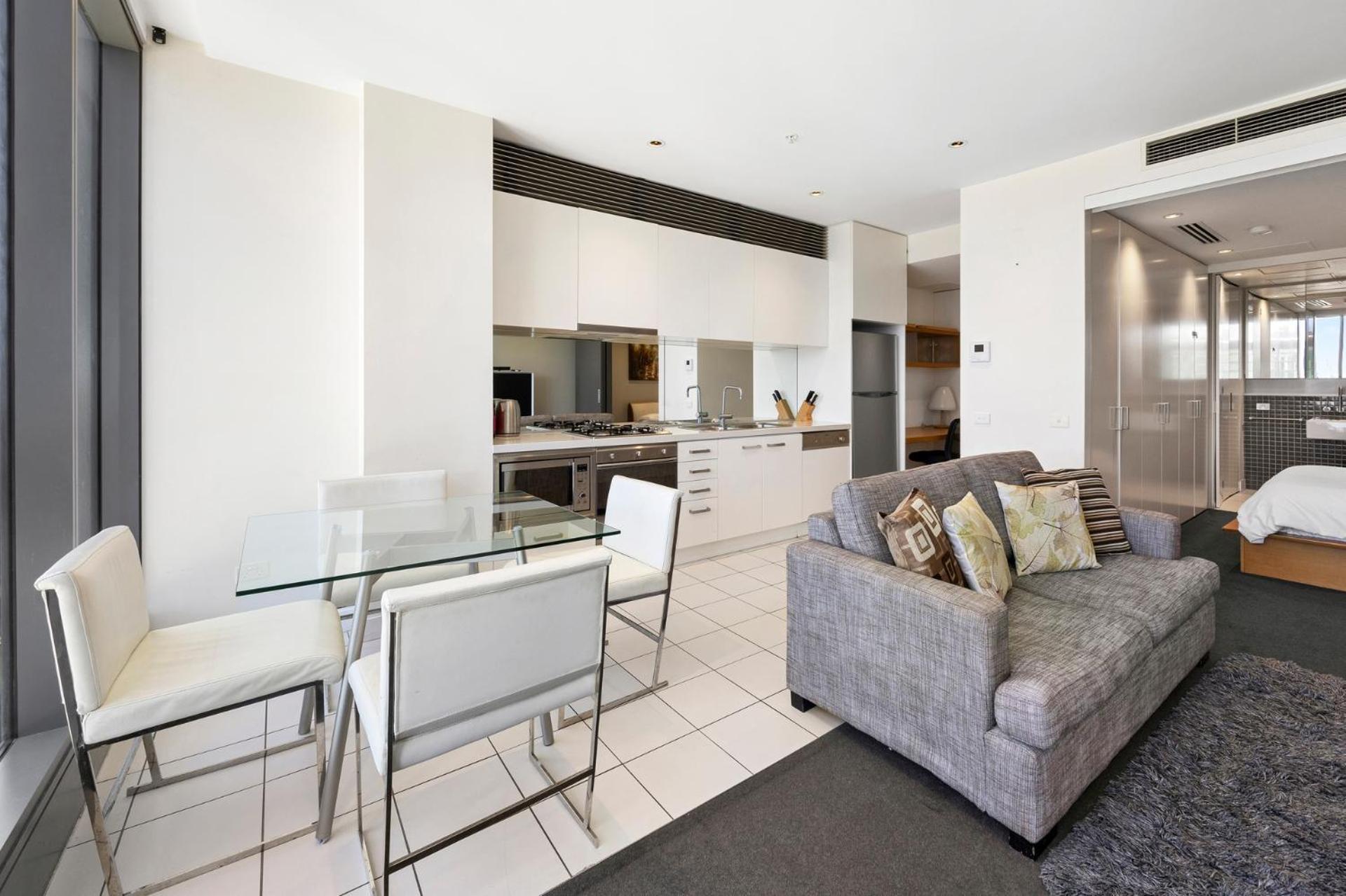 Luxury Designer Suite In Most Prestigious Location In Melbourne Exterior photo